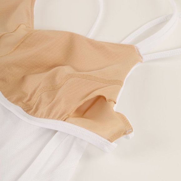 EUC Lululemon Size 4 Flow And Go Tank II White - Picture 3 of 12